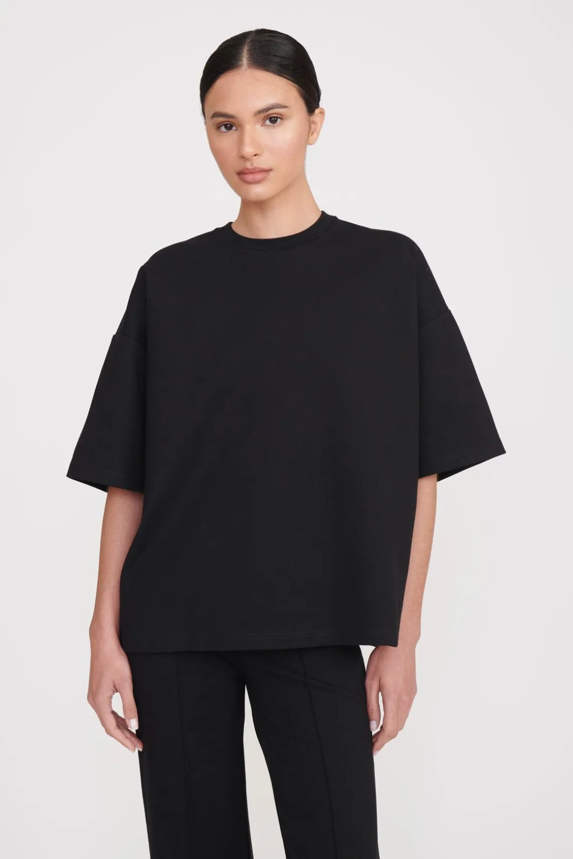 CAPSULE TOP BLACK